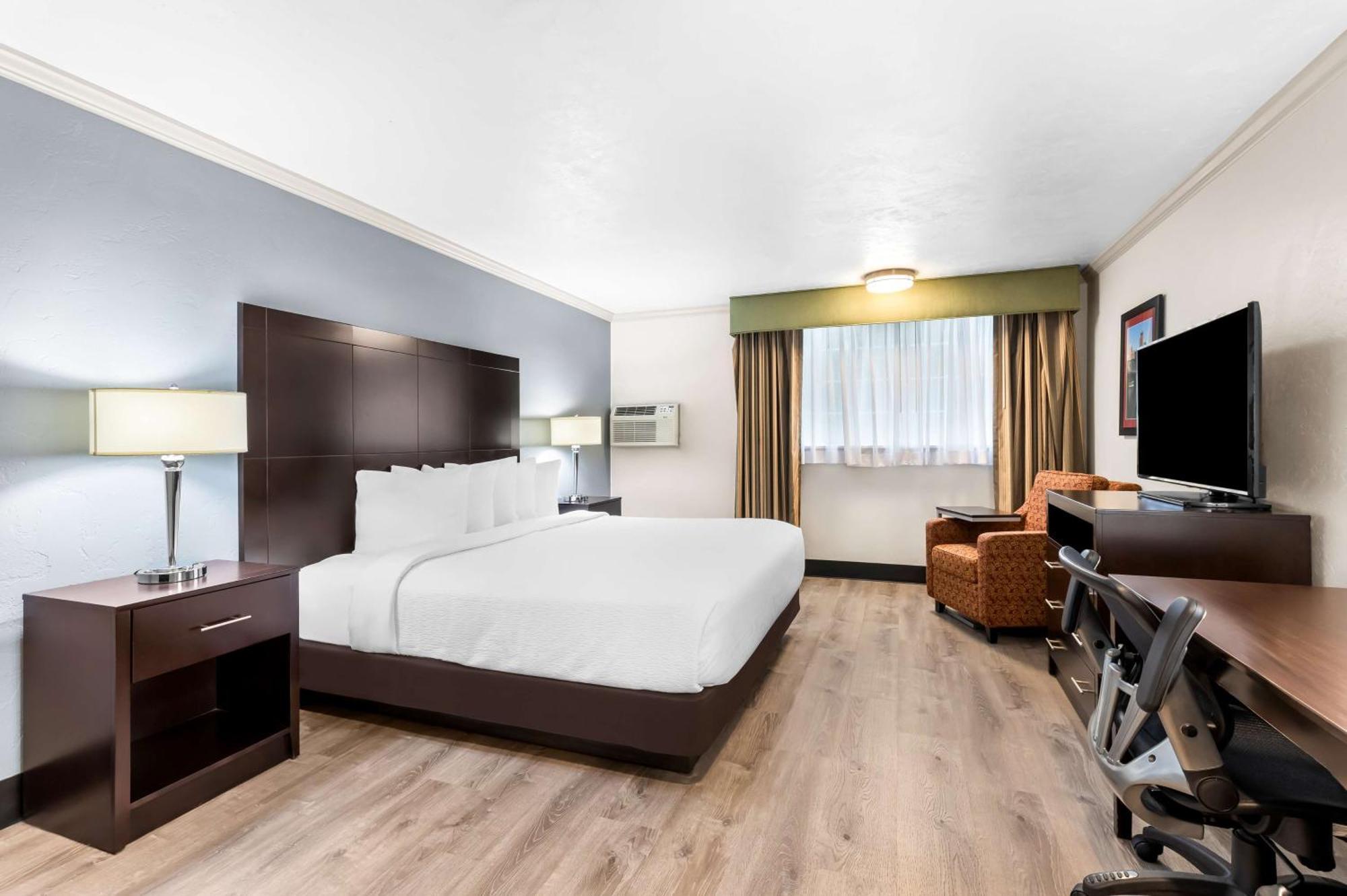 Best Western Plus Parkway Inn Wilsonville Exterior foto